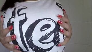 Big ass and tits shaking wildly 😍