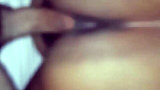 ناضجة طيز كبيرة تشتهي زب شاب 18+ في الفندق كلبي