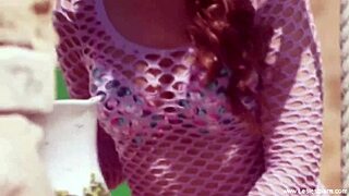 Tasting her sweet pussy for pleasure