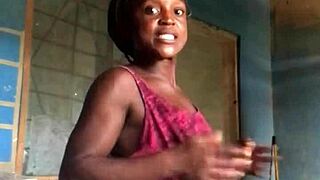 Hentai-guide till självnjutning med trasiga kläder.