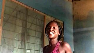 Hentai-guide till självnjutning med trasiga kläder.