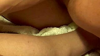 OMG, double fisting and cam action with cute teen! 😍