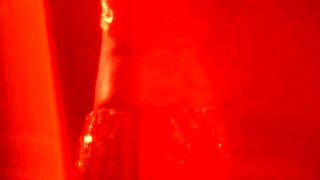 Mysterious Indian babe captivates in solo steamy display