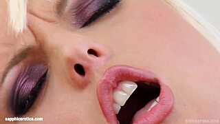 Watch Sandra Sanchez finger herself solo.