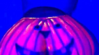 Twerking the pumpkin with big ass!