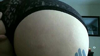 18 year old Sunshine's lap dance drives old man wild