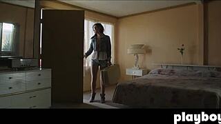 Brunette alexandra tyler poses outdoors showing her boobs 😍