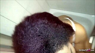 Ficken und anpissen mit deutscher teen hure Lara!