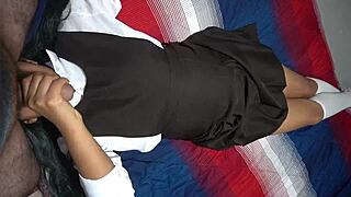 معلمة شهوانية تغوي طالبة لاتينية لسكس ودرجات أحسن