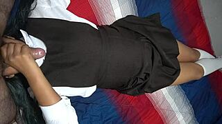 معلمة شهوانية تغوي طالبة لاتينية لسكس ودرجات أحسن