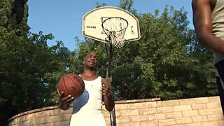 AMATEUR FUCKS BIG BLACK COCK QUICKIE