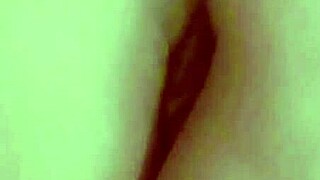 Моя задница горит, нужен член, фантазировала до жесткого оргазма.