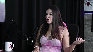 se acha uma putinha falando e boa no boquete e o seu jeito favorito de gozar é - andriza haack sheer red