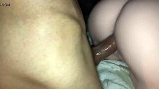 그녀의 몸통 섹스토이 안에 깊게 정액 비워 크림파이 😊