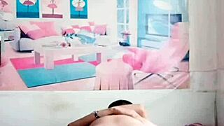 Hairdresser and boyfriend share moments