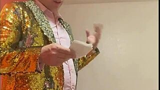 Mchenry Cruiser krijgt intense blowjob tijdens stand-up comedy optreden