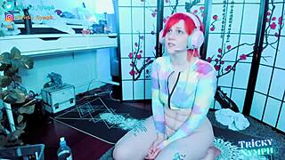 wanna watch this alternate girl play with herself on webcam?