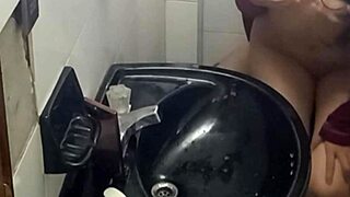 Cámara Graba A Alumnos En El Baño Del Instituto Encontramos Un Baño Solo Cogiendo Con Alumna En El Baño Video Casero