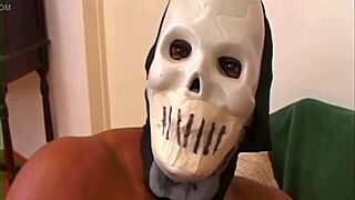 blindfolded naked girls, umm, so hot!