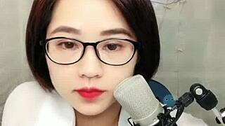 pretty girl with slim waist and short hair on uplive livestream, so sexy