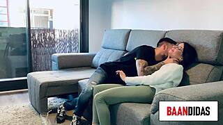 cara, um fan espanhol conhece uma chica sexy teen 18+ en tinder e se la coje no carro