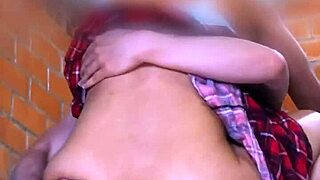 Linda Estudiante Termina Follando Duro Con Su Maestro Después De Clases!