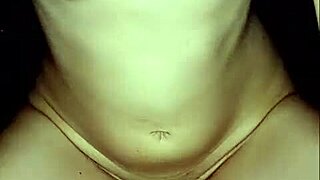 la hermanita monta y come semen