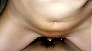 la hermanita monta y come semen