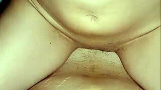 la hermanita monta y come semen