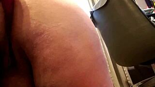 chubby woman plays with her pussy using toys