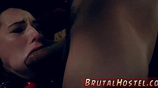 قصة BDSM عنيفة للتلكم الشرجي وربط في السرير مع صديقات عيدرا فوكس.