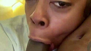 Pau pro café da manhã, cara, não aguento... só me dá esse pau monstro ebony toda manhã, sabe?