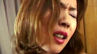 MILF Asia Naik Kontol dengan Hasrat Liar, Enak Banget