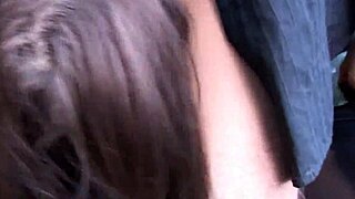 Z mojim prijateljem sva se združila z divjo italijansko kurbo in jo spravila do kričanja v gozdu, medtem ko sva se izmenjevala!