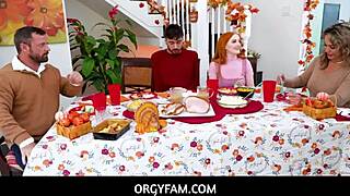 Lyckosam stud Nade Nasty knullar kåta rödhåriga stepsystrar Arietta Adams och Cherry Fae