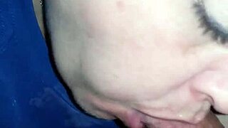 Še en amaterski blowjob posnet v domačem slogu