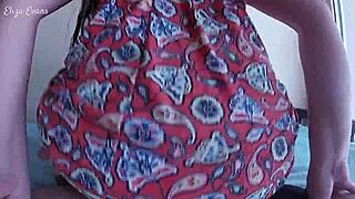 Невярната годеница ме посещава с къса рокля за да яздя силно