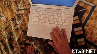 شيميل سلوت لذيذة تتوسل لأكشن بوتي خشن