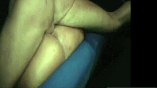 Spontán baszás a valódi pornó moziban Boris Schwarz-cal, olyan nyers érzés