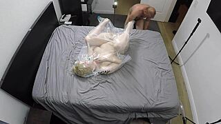 うわっ！アニー・アーチャーの熱いシャワーPOVアクション！