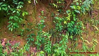 स्टेप आंट मेलिसा रोज रोडसाइड पर इतनी वाइल्ड क्यों है?