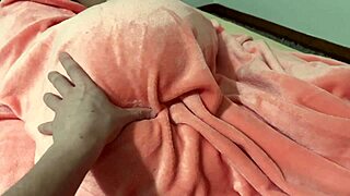 ดูฉันเย็ดก้นแน่นและเสร็จในกางเกงใน