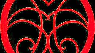 Dvojitý handjob ve divokém trojce s líbáním!