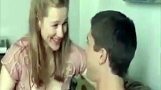 Jaz, uh, ne morem verjeti, da jebam svojo mačeho... to je tako narobe, ampak vroče!