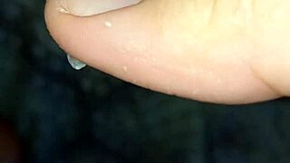 Latinalainen nainen mehukkaalla isolla klitorilla tekee minut villiksi! Niin märkä ja kiihottunut, en vastusta kotitekoista viehätystä. 😍