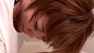 ユウキ・マコトがミッショナリー挿入とドッグスタイルポンドで脚を開く