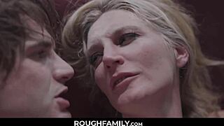 이봐 스텝맘, 왜 거친 플레이 좋아해?