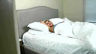 Figliastro, hai appena sborrato nella mia bocca per sbaglio?