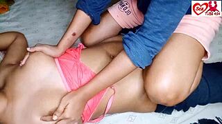 火辣亚洲宝贝在热辣视频中自摸