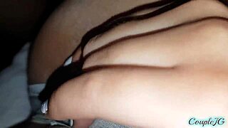 Jsem ohromený zblízka krempí s mokrými kalhotkami sestřenic